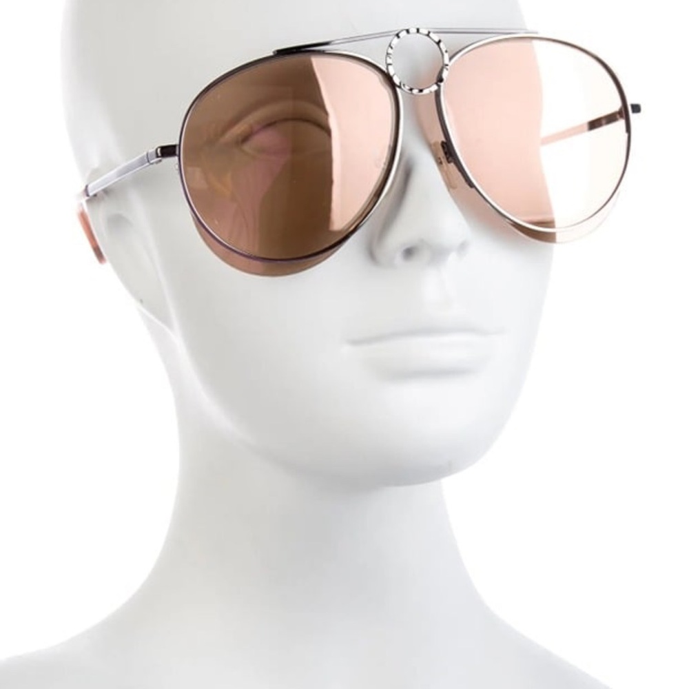 Chic Oversized Sunglasses with Rose-Tinted Lenses